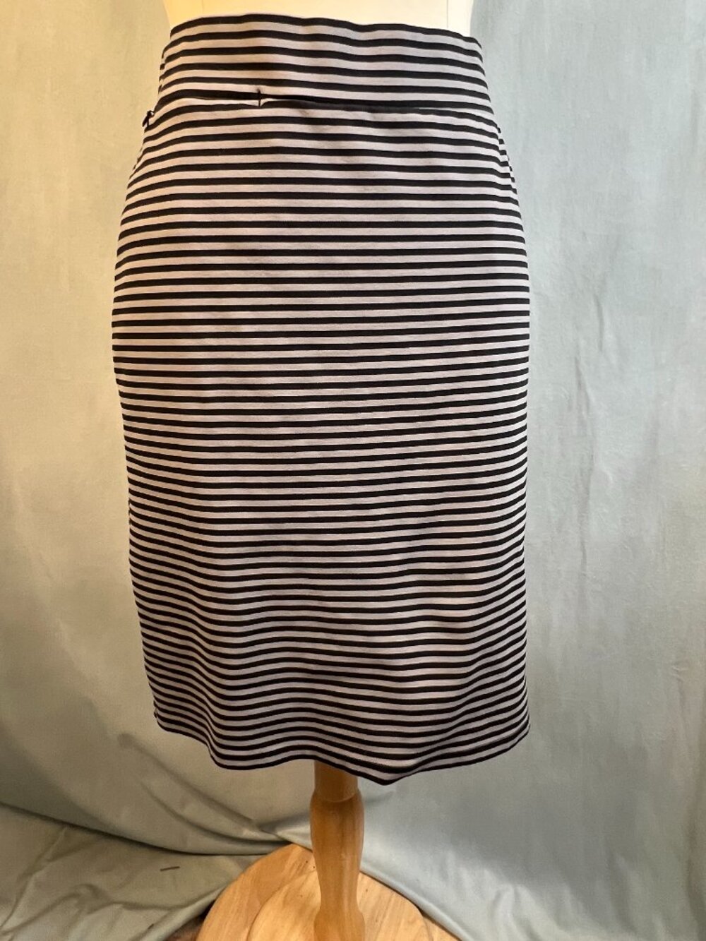 TOAD & CO Women’s L Black/Gray PASEO STRETCH PENCIL SKIRT Travel Zip Pocket